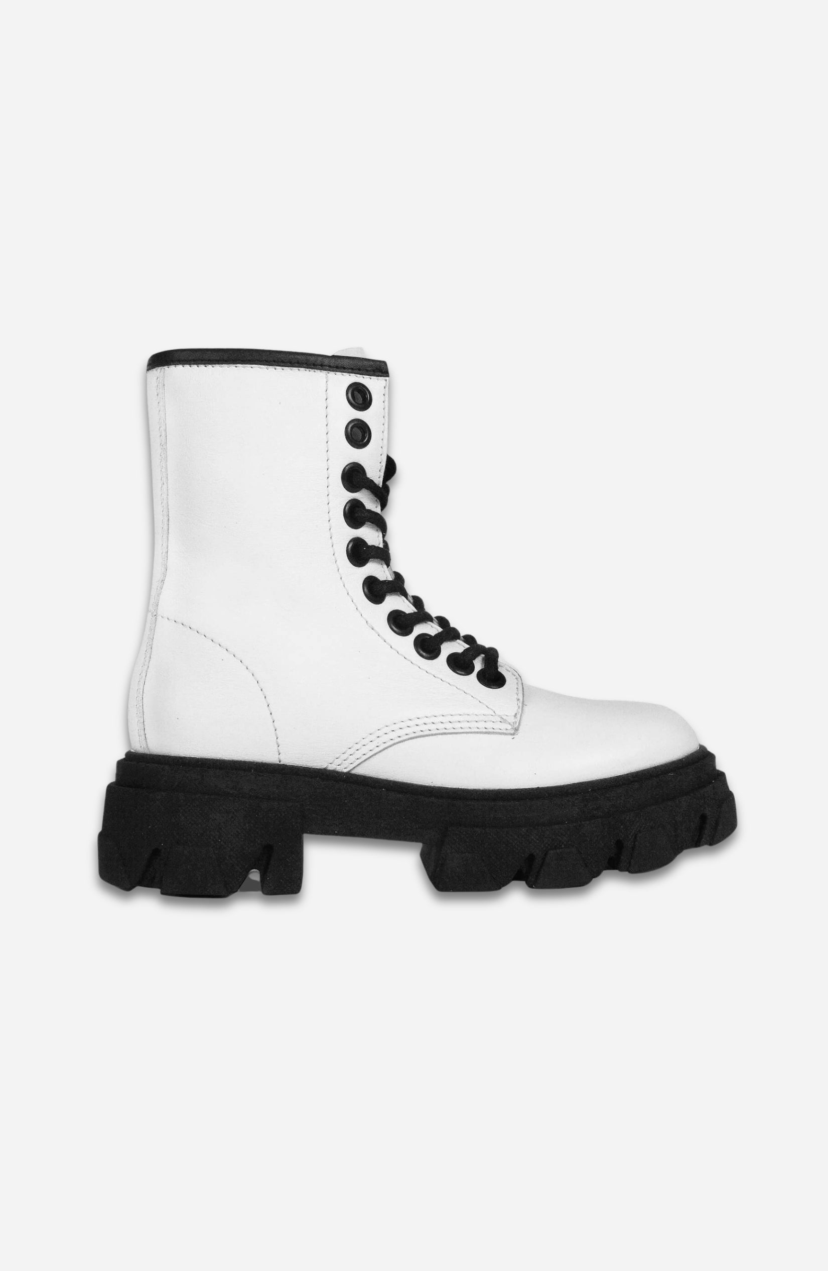 COMBAT BOOTS