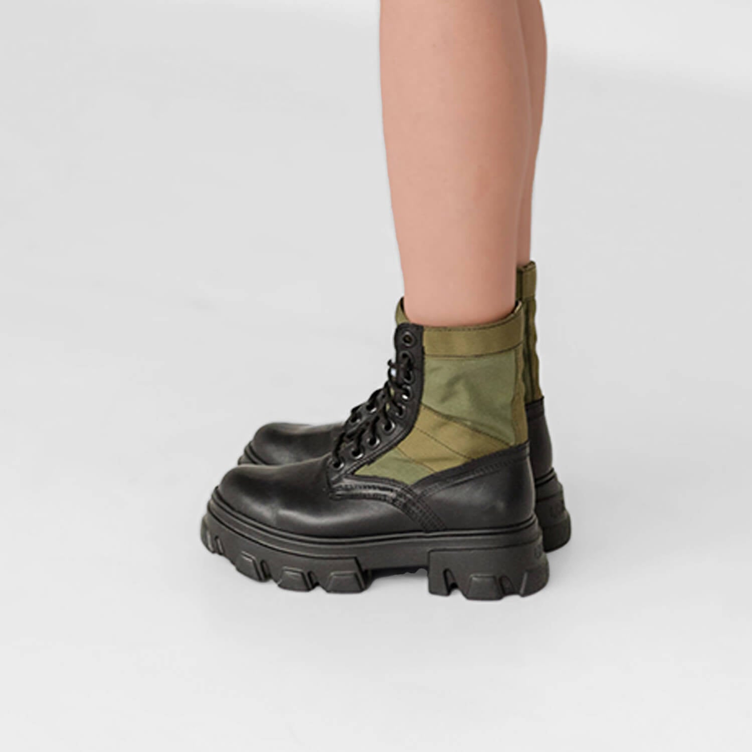 Jungle Short Green boots