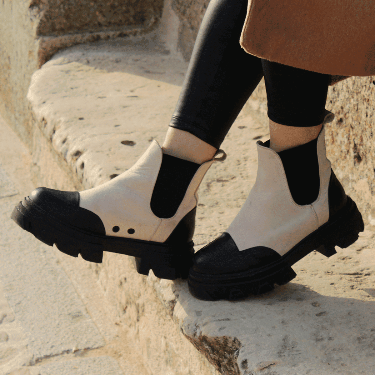 Two tone top chelsea boots